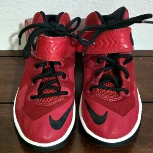 Nike Zoom LeBron James Soldier, size 2 Red Sneakers